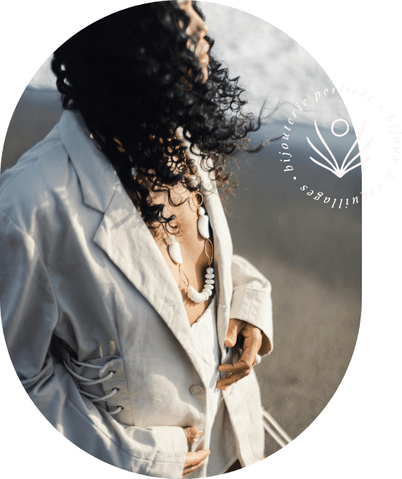 femme collier perle océan desktop